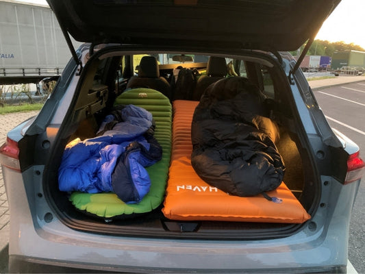 車中泊のトイレ問題、みんなどうしてる？女性も安心な携帯トイレと車内の臭い対策